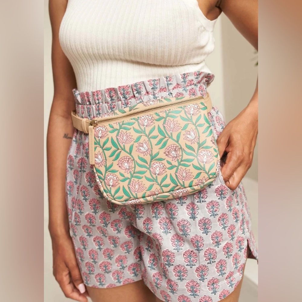 EUC LLANI Kavi Leather Bum Bag in Moss